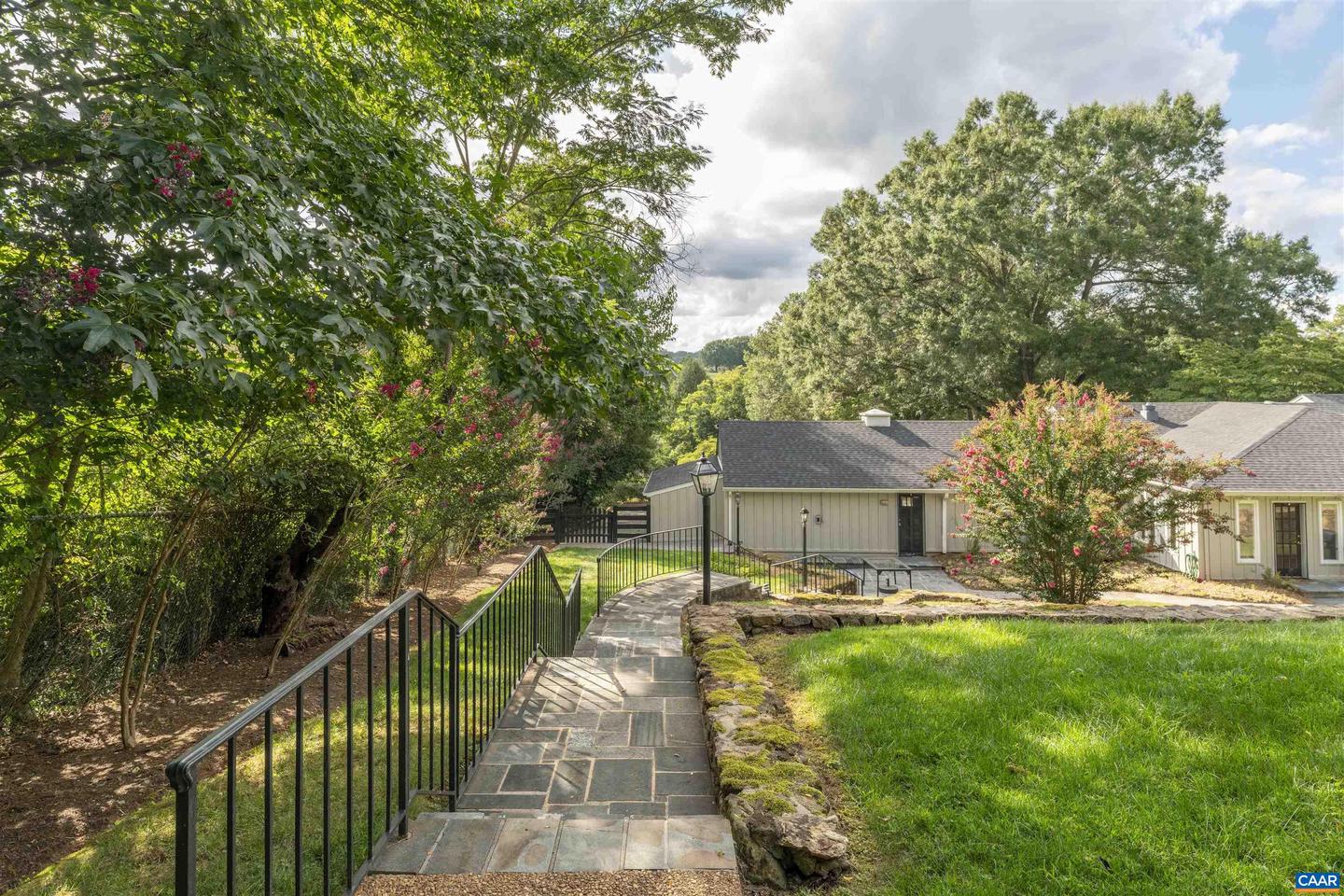 33 CANTERBURY RD, CHARLOTTESVILLE, Virginia 22901, 4 Bedrooms Bedrooms, ,3 BathroomsBathrooms,Residential,For sale,33 CANTERBURY RD,667664 MLS # 667664