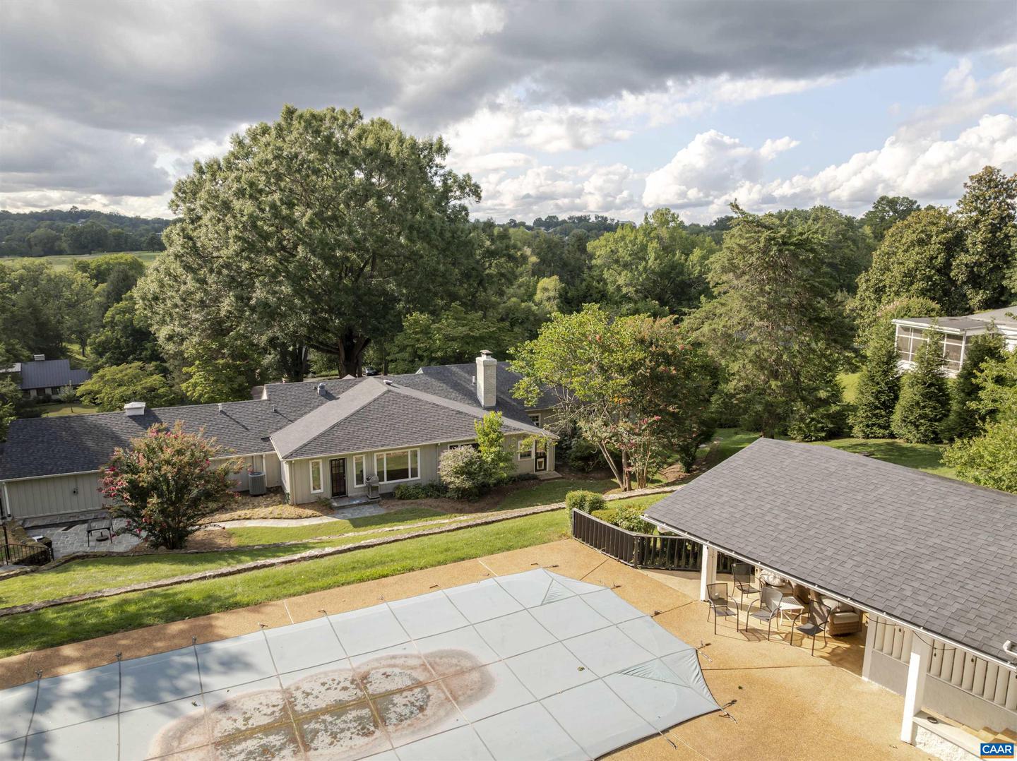 33 CANTERBURY RD, CHARLOTTESVILLE, Virginia 22901, 4 Bedrooms Bedrooms, ,3 BathroomsBathrooms,Residential,For sale,33 CANTERBURY RD,667664 MLS # 667664