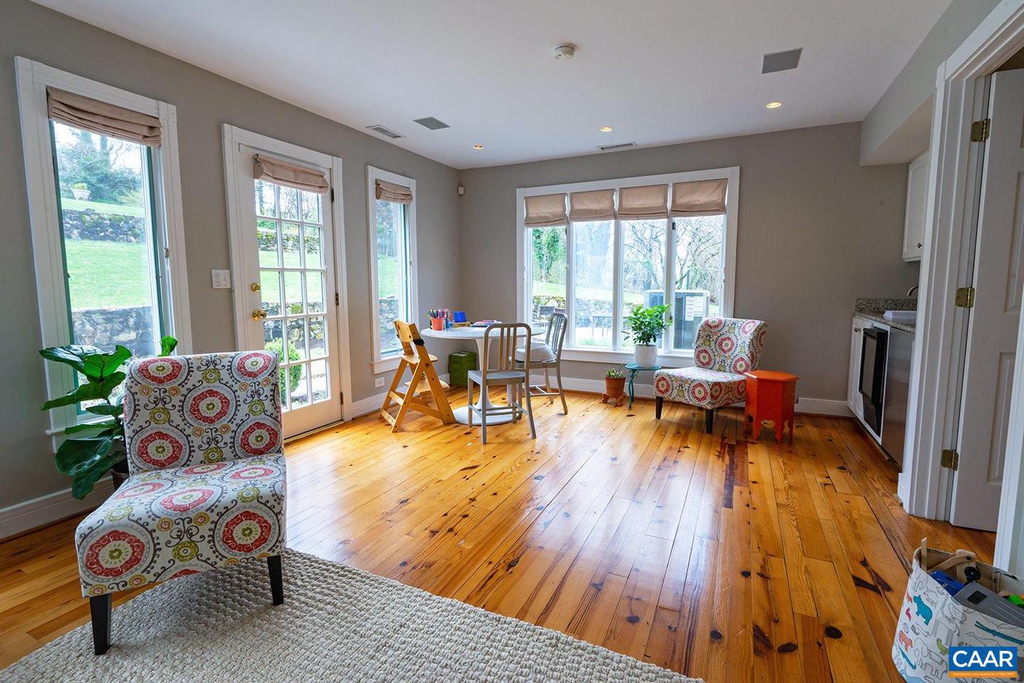 33 CANTERBURY RD, CHARLOTTESVILLE, Virginia 22901, 4 Bedrooms Bedrooms, ,3 BathroomsBathrooms,Residential,For sale,33 CANTERBURY RD,667664 MLS # 667664