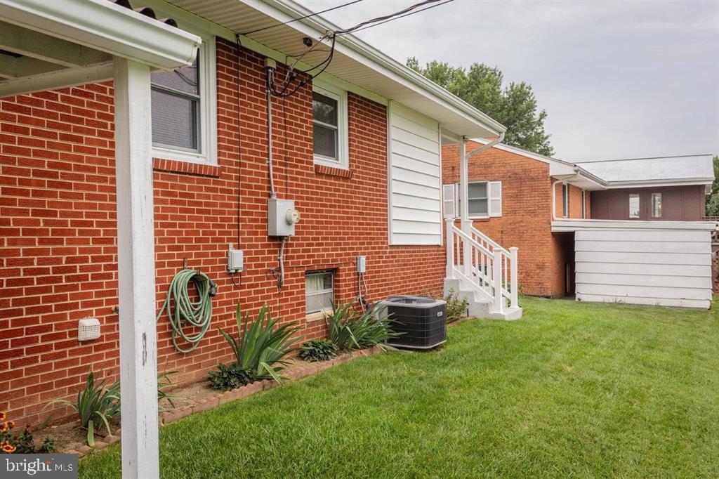 1019 ROCKINGHAM DR, HARRISONBURG, Virginia 22802, 3 Bedrooms Bedrooms, ,1 BathroomBathrooms,Residential,For sale,1019 ROCKINGHAM DR,VAHC2000458 MLS # VAHC2000458