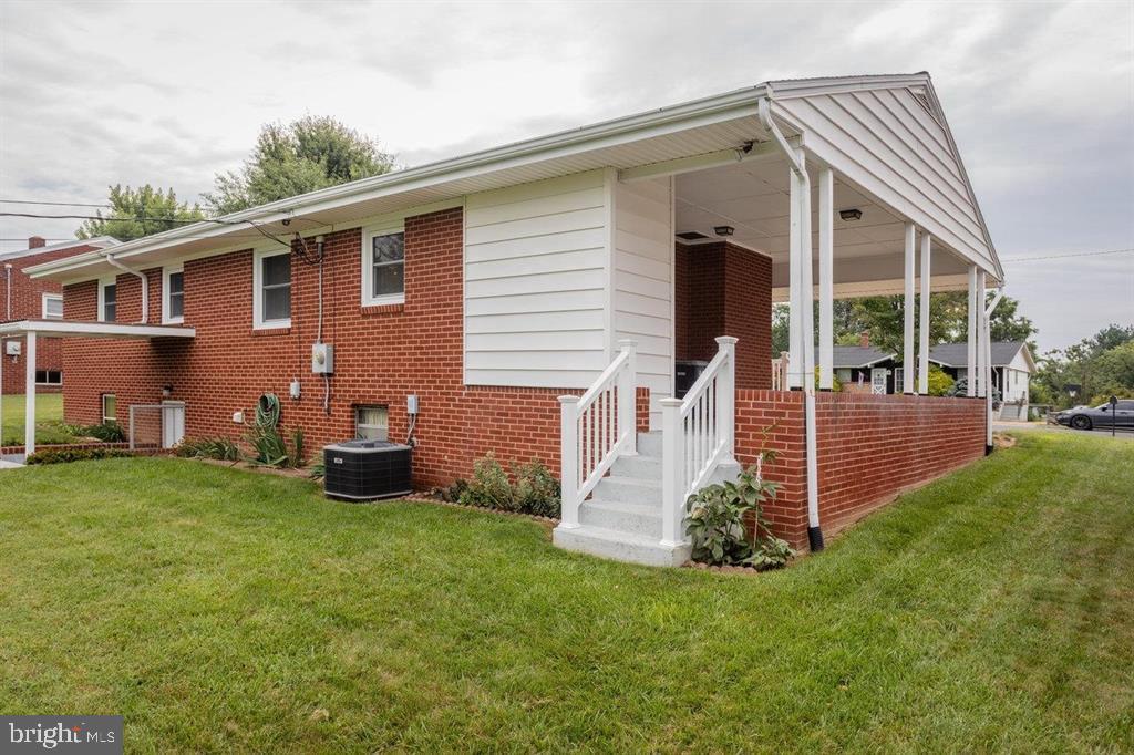 1019 ROCKINGHAM DR, HARRISONBURG, Virginia 22802, 3 Bedrooms Bedrooms, ,1 BathroomBathrooms,Residential,For sale,1019 ROCKINGHAM DR,VAHC2000458 MLS # VAHC2000458