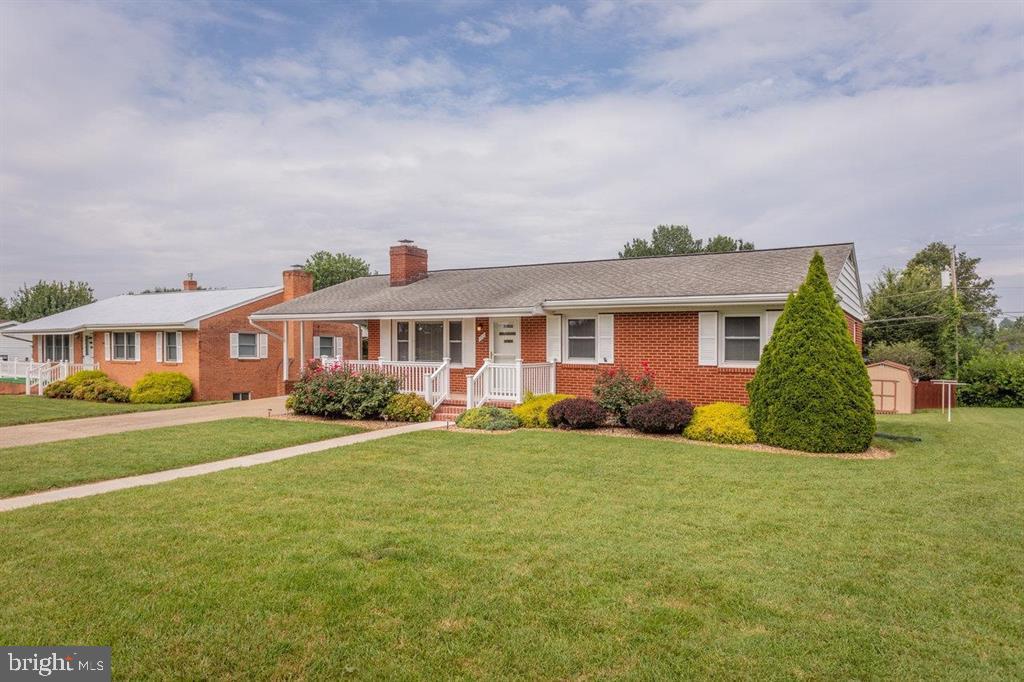 1019 ROCKINGHAM DR, HARRISONBURG, Virginia 22802, 3 Bedrooms Bedrooms, ,1 BathroomBathrooms,Residential,For sale,1019 ROCKINGHAM DR,VAHC2000458 MLS # VAHC2000458