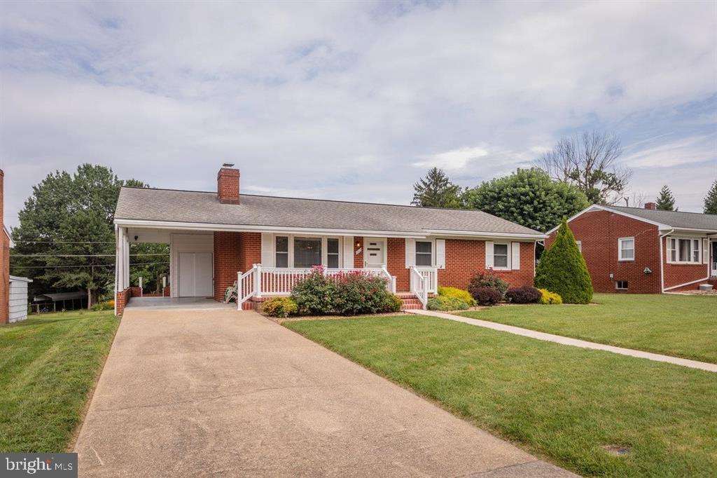 1019 ROCKINGHAM DR, HARRISONBURG, Virginia 22802, 3 Bedrooms Bedrooms, ,1 BathroomBathrooms,Residential,For sale,1019 ROCKINGHAM DR,VAHC2000458 MLS # VAHC2000458