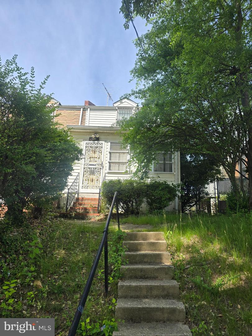 812 DIVISION AVE NE, WASHINGTON, District Of Columbia 20019, 2 Bedrooms Bedrooms, ,1 BathroomBathrooms,Residential,For sale,812 DIVISION AVE NE,DCDC2214452 MLS # DCDC2214452