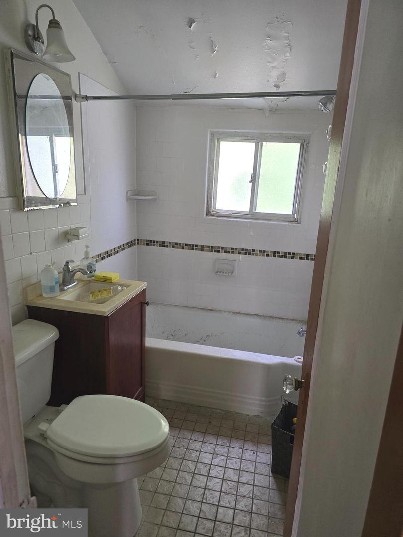 812 DIVISION AVE NE, WASHINGTON, District Of Columbia 20019, 2 Bedrooms Bedrooms, ,1 BathroomBathrooms,Residential,For sale,812 DIVISION AVE NE,DCDC2214452 MLS # DCDC2214452