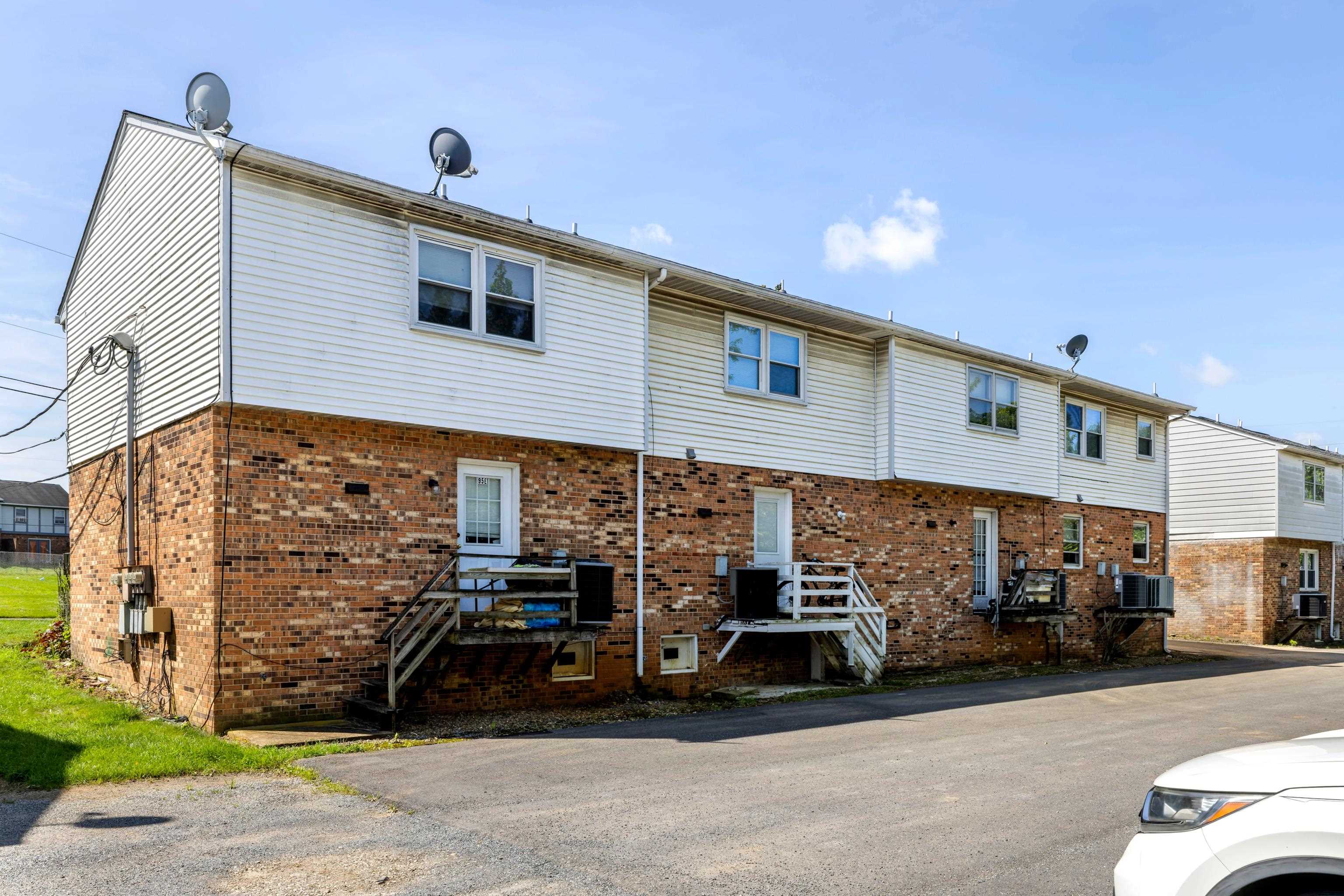95 DUTCH MILL CT, HARRISONBURG, Virginia 22801, ,Residential,95 DUTCH MILL CT,667688 MLS # 667688