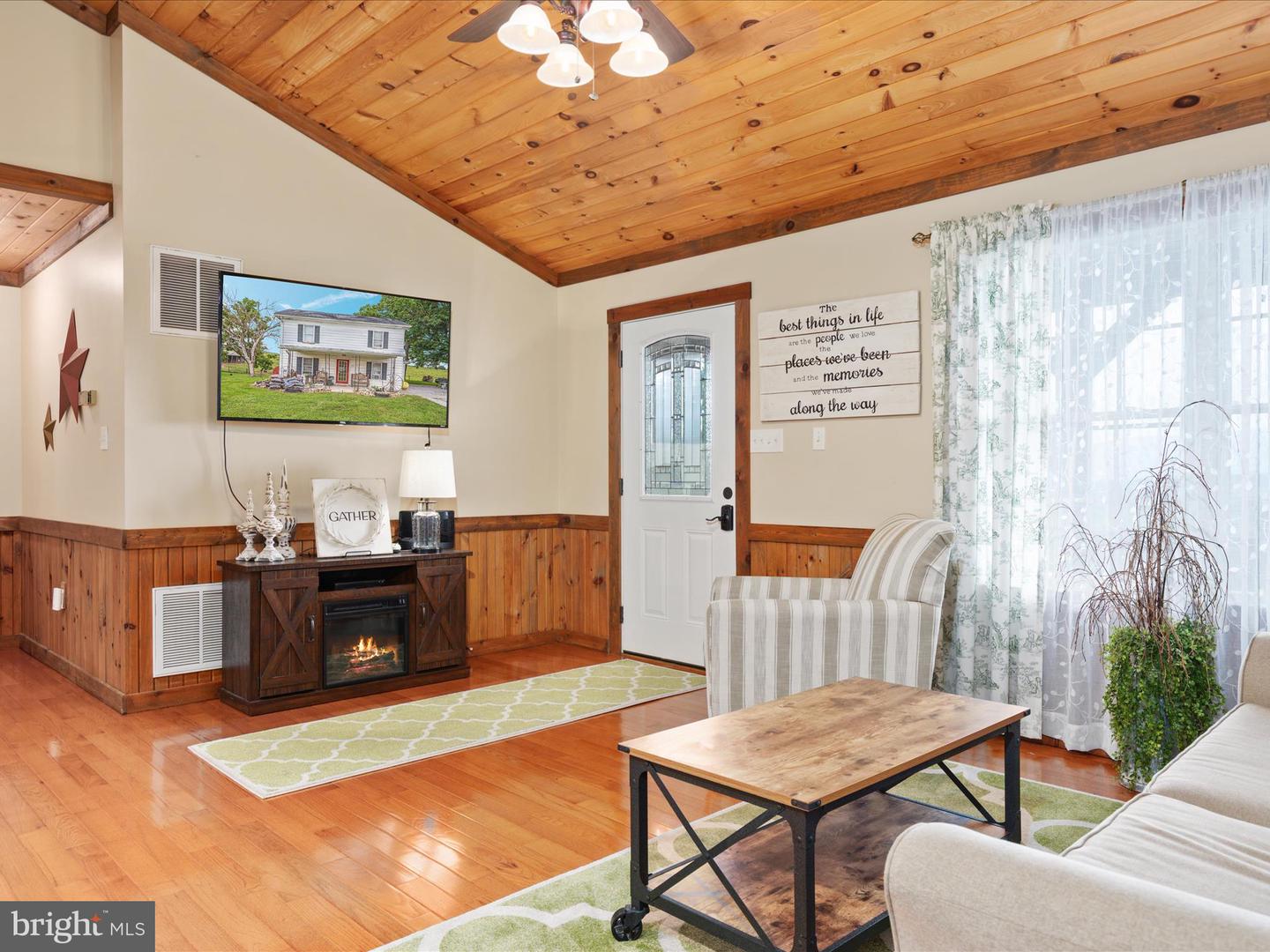 254 CARTE LN, MOUNT JACKSON, Virginia 22842, 2 Bedrooms Bedrooms, ,2 BathroomsBathrooms,Farm,For sale,254 CARTE LN,VASH2012110 MLS # VASH2012110