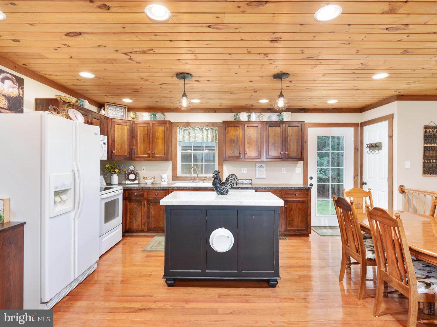 254 CARTE LN, MOUNT JACKSON, Virginia 22842, 2 Bedrooms Bedrooms, ,2 BathroomsBathrooms,Farm,For sale,254 CARTE LN,VASH2012110 MLS # VASH2012110