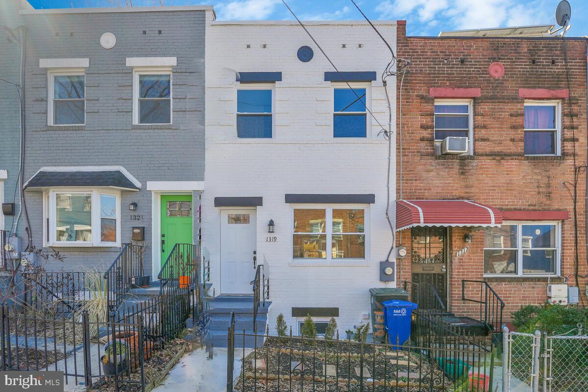 1319 DEXTER TER SE, WASHINGTON, District Of Columbia 20020, 3 Bedrooms Bedrooms, ,1 BathroomBathrooms,Residential,For sale,1319 DEXTER TER SE,DCDC2152576 MLS # DCDC2152576