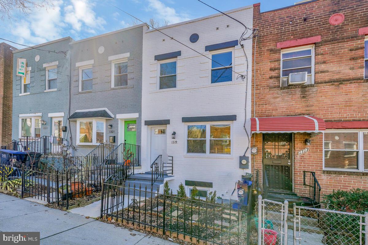 1319 DEXTER TER SE, WASHINGTON, District Of Columbia 20020, 3 Bedrooms Bedrooms, ,1 BathroomBathrooms,Residential,For sale,1319 DEXTER TER SE,DCDC2152576 MLS # DCDC2152576