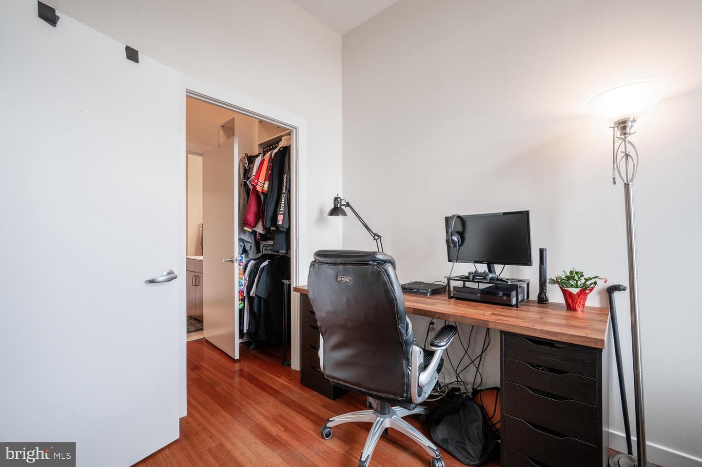 1000 NEW JERSEY AVE SE #PH15, WASHINGTON, District Of Columbia 20003, 2 Bedrooms Bedrooms, ,2 BathroomsBathrooms,Residential,For sale,1000 NEW JERSEY AVE SE #PH15,DCDC2186124 MLS # DCDC2186124