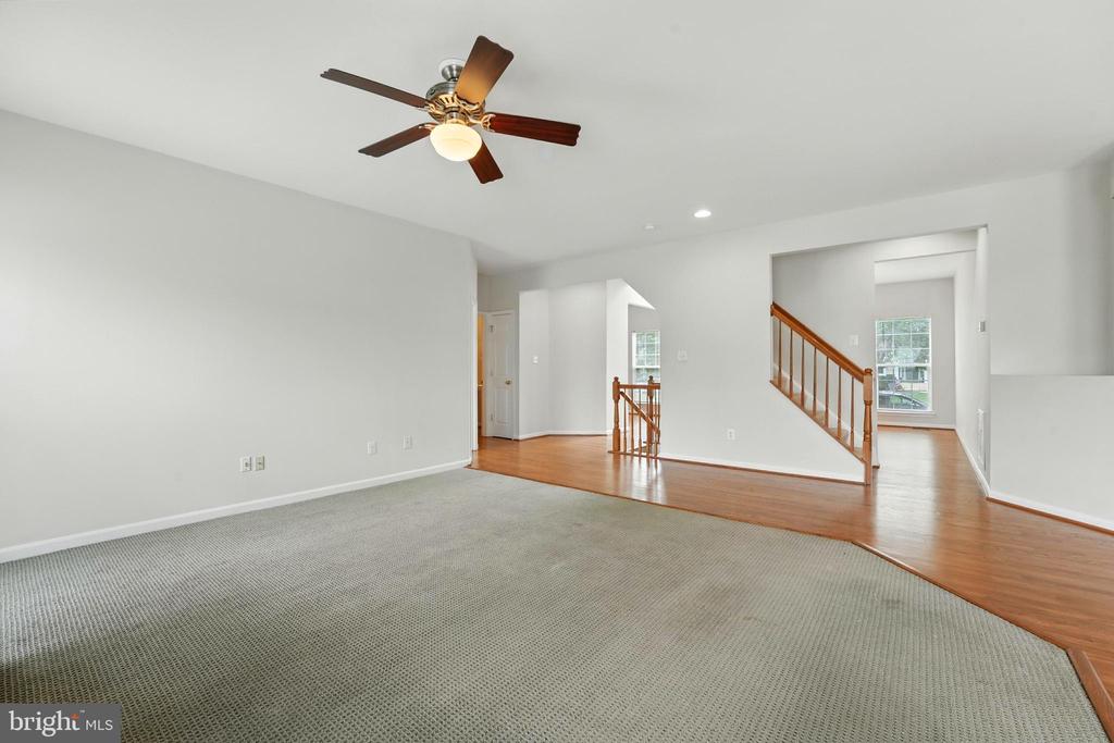 705 HOLLY LEAF, CULPEPER, Virginia 22701, 5 Bedrooms Bedrooms, ,2 BathroomsBathrooms,Residential,705 HOLLY LEAF,VACU2011194 MLS # VACU2011194