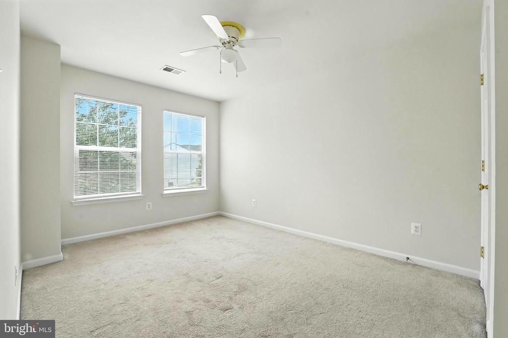 705 HOLLY LEAF, CULPEPER, Virginia 22701, 5 Bedrooms Bedrooms, ,2 BathroomsBathrooms,Residential,705 HOLLY LEAF,VACU2011194 MLS # VACU2011194