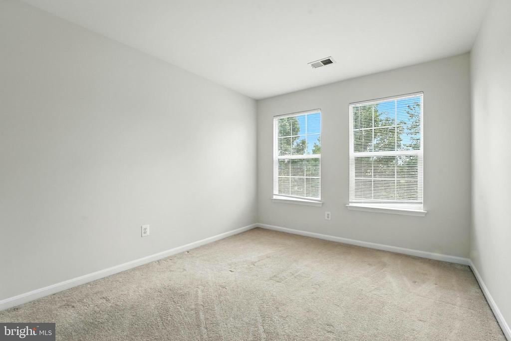 705 HOLLY LEAF, CULPEPER, Virginia 22701, 5 Bedrooms Bedrooms, ,2 BathroomsBathrooms,Residential,705 HOLLY LEAF,VACU2011194 MLS # VACU2011194