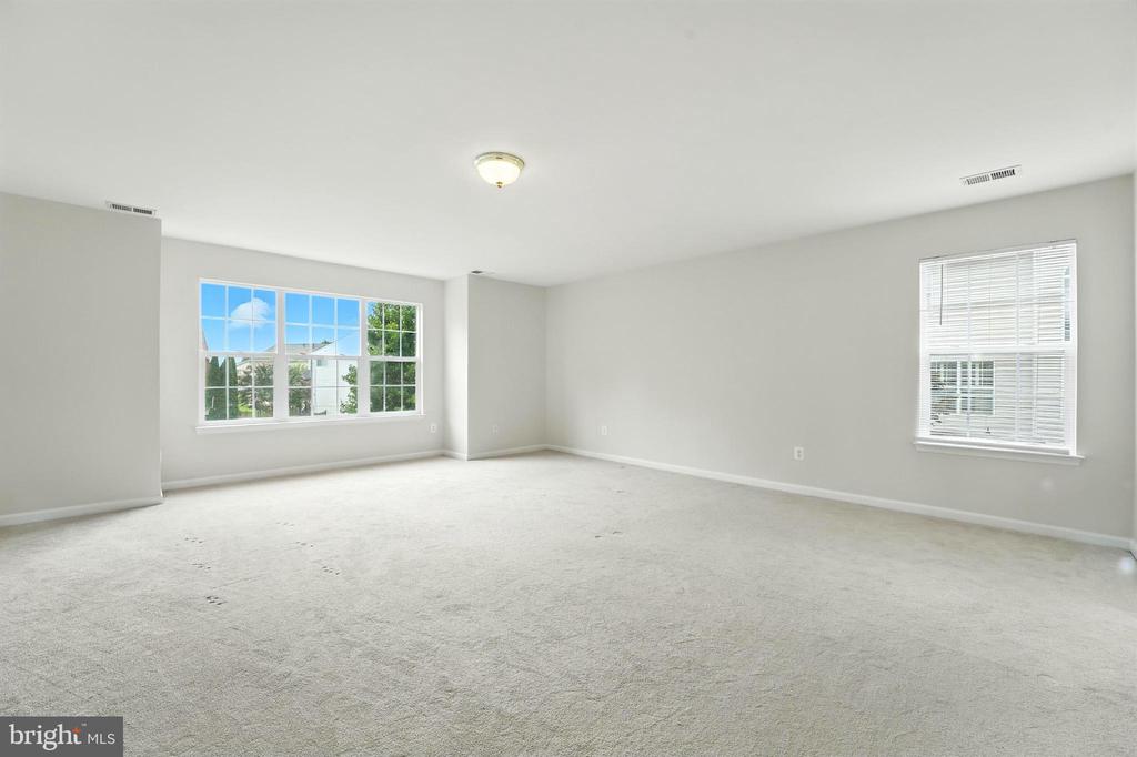 705 HOLLY LEAF, CULPEPER, Virginia 22701, 5 Bedrooms Bedrooms, ,2 BathroomsBathrooms,Residential,705 HOLLY LEAF,VACU2011194 MLS # VACU2011194