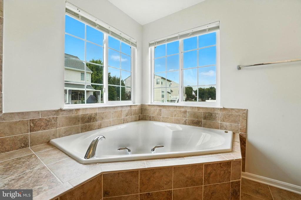 705 HOLLY LEAF, CULPEPER, Virginia 22701, 5 Bedrooms Bedrooms, ,2 BathroomsBathrooms,Residential,705 HOLLY LEAF,VACU2011194 MLS # VACU2011194