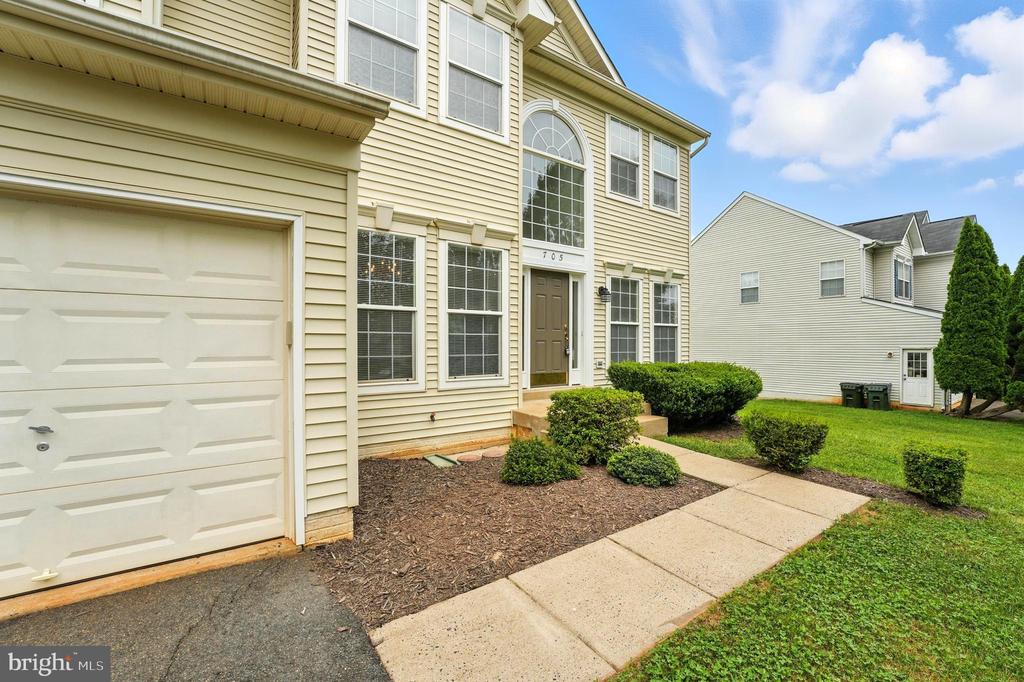 705 HOLLY LEAF, CULPEPER, Virginia 22701, 5 Bedrooms Bedrooms, ,2 BathroomsBathrooms,Residential,705 HOLLY LEAF,VACU2011194 MLS # VACU2011194