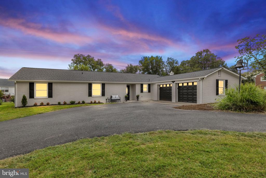 655 FOXCROFT RD, WARRENTON, Virginia 20186, 4 Bedrooms Bedrooms, ,2 BathroomsBathrooms,Residential,655 FOXCROFT RD,VAFQ2017764 MLS # VAFQ2017764