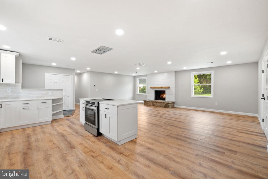 655 FOXCROFT RD, WARRENTON, Virginia 20186, 4 Bedrooms Bedrooms, ,2 BathroomsBathrooms,Residential,655 FOXCROFT RD,VAFQ2017764 MLS # VAFQ2017764