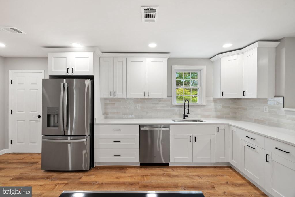 655 FOXCROFT RD, WARRENTON, Virginia 20186, 4 Bedrooms Bedrooms, ,2 BathroomsBathrooms,Residential,655 FOXCROFT RD,VAFQ2017764 MLS # VAFQ2017764