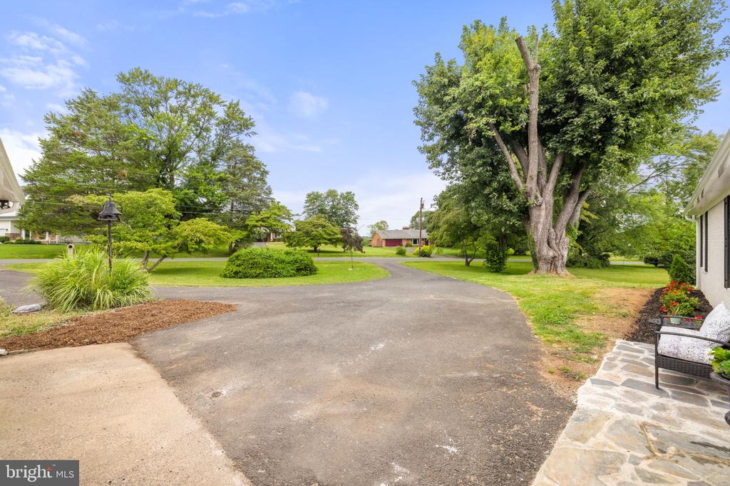 655 FOXCROFT RD, WARRENTON, Virginia 20186, 4 Bedrooms Bedrooms, ,2 BathroomsBathrooms,Residential,655 FOXCROFT RD,VAFQ2017764 MLS # VAFQ2017764