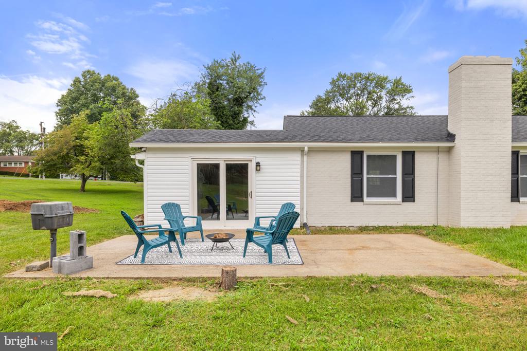 655 FOXCROFT RD, WARRENTON, Virginia 20186, 4 Bedrooms Bedrooms, ,2 BathroomsBathrooms,Residential,655 FOXCROFT RD,VAFQ2017764 MLS # VAFQ2017764