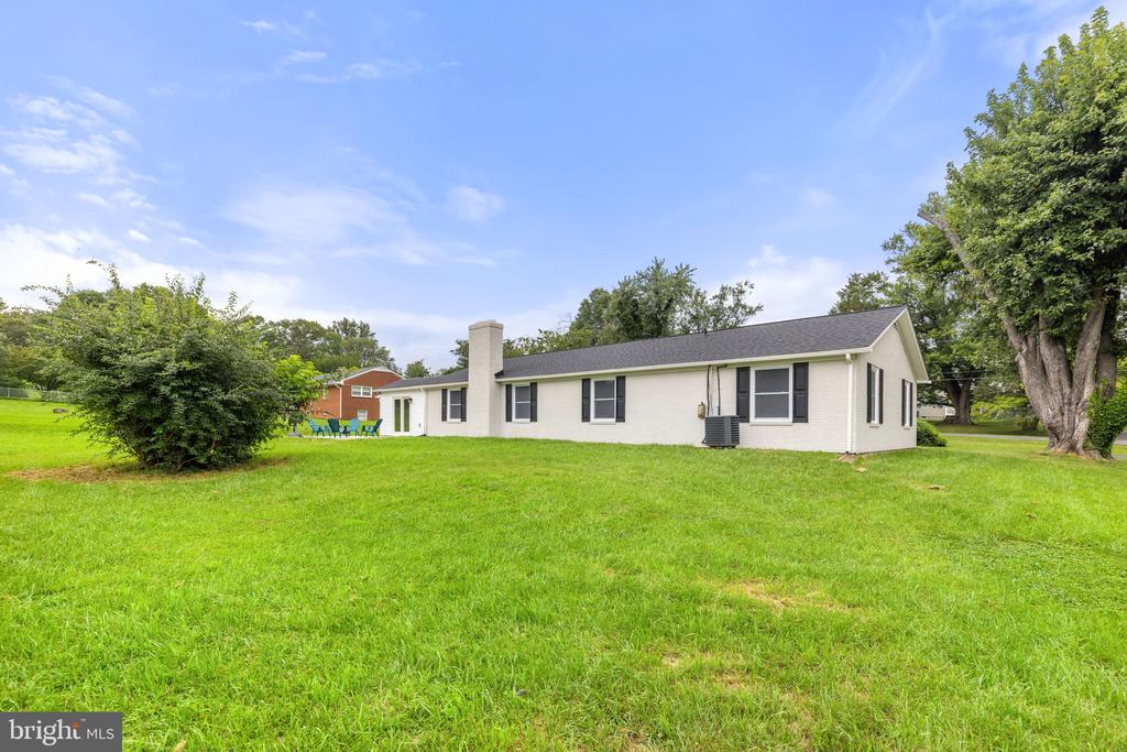 655 FOXCROFT RD, WARRENTON, Virginia 20186, 4 Bedrooms Bedrooms, ,2 BathroomsBathrooms,Residential,655 FOXCROFT RD,VAFQ2017764 MLS # VAFQ2017764