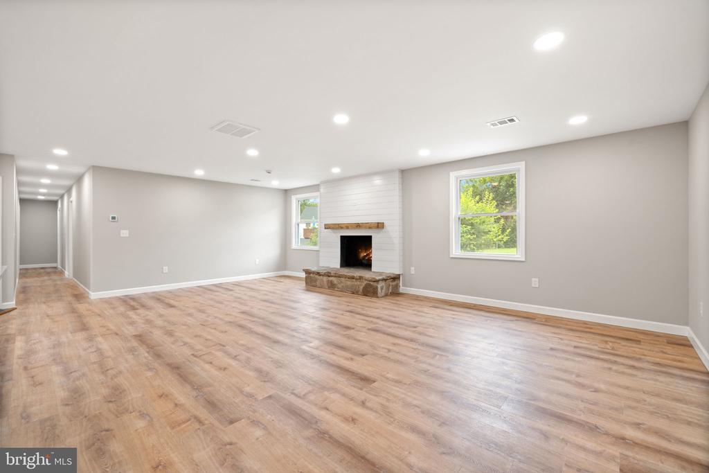 655 FOXCROFT RD, WARRENTON, Virginia 20186, 4 Bedrooms Bedrooms, ,2 BathroomsBathrooms,Residential,655 FOXCROFT RD,VAFQ2017764 MLS # VAFQ2017764