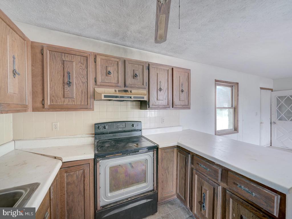 5724 ROSS DR, FREDERICKSBURG, Virginia 22407, 3 Bedrooms Bedrooms, ,1 BathroomBathrooms,Residential,5724 ROSS DR,VASP2035000 MLS # VASP2035000