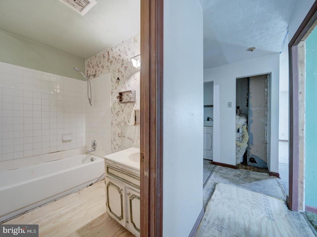 5724 ROSS DR, FREDERICKSBURG, Virginia 22407, 3 Bedrooms Bedrooms, ,1 BathroomBathrooms,Residential,5724 ROSS DR,VASP2035000 MLS # VASP2035000