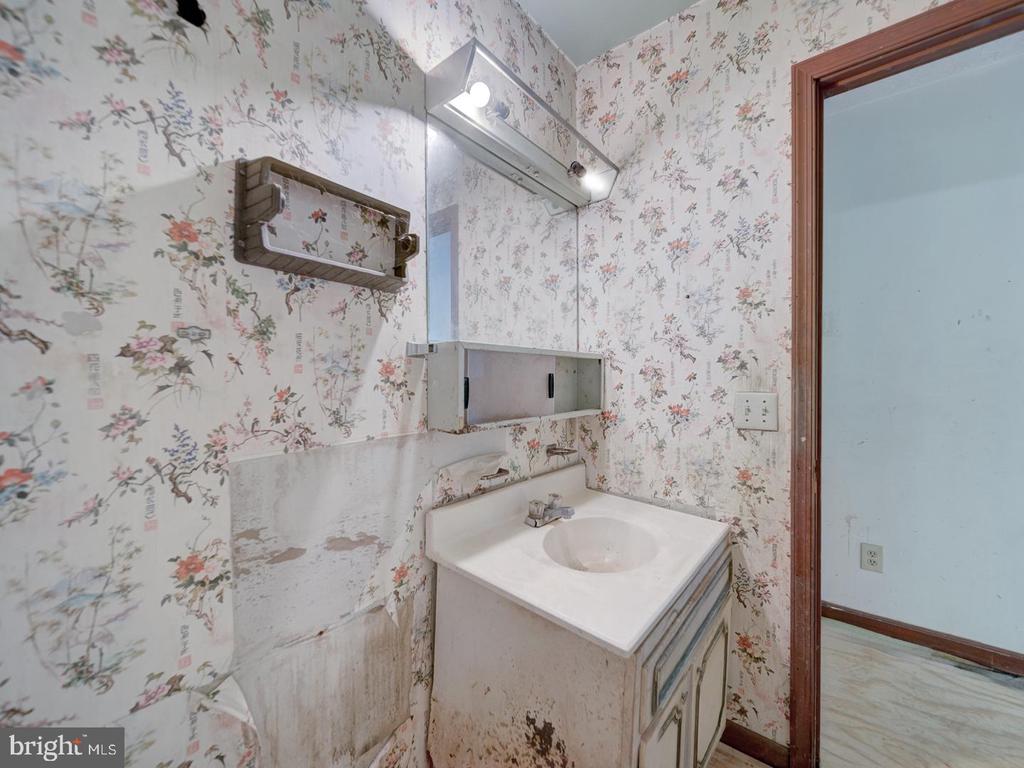 5724 ROSS DR, FREDERICKSBURG, Virginia 22407, 3 Bedrooms Bedrooms, ,1 BathroomBathrooms,Residential,5724 ROSS DR,VASP2035000 MLS # VASP2035000