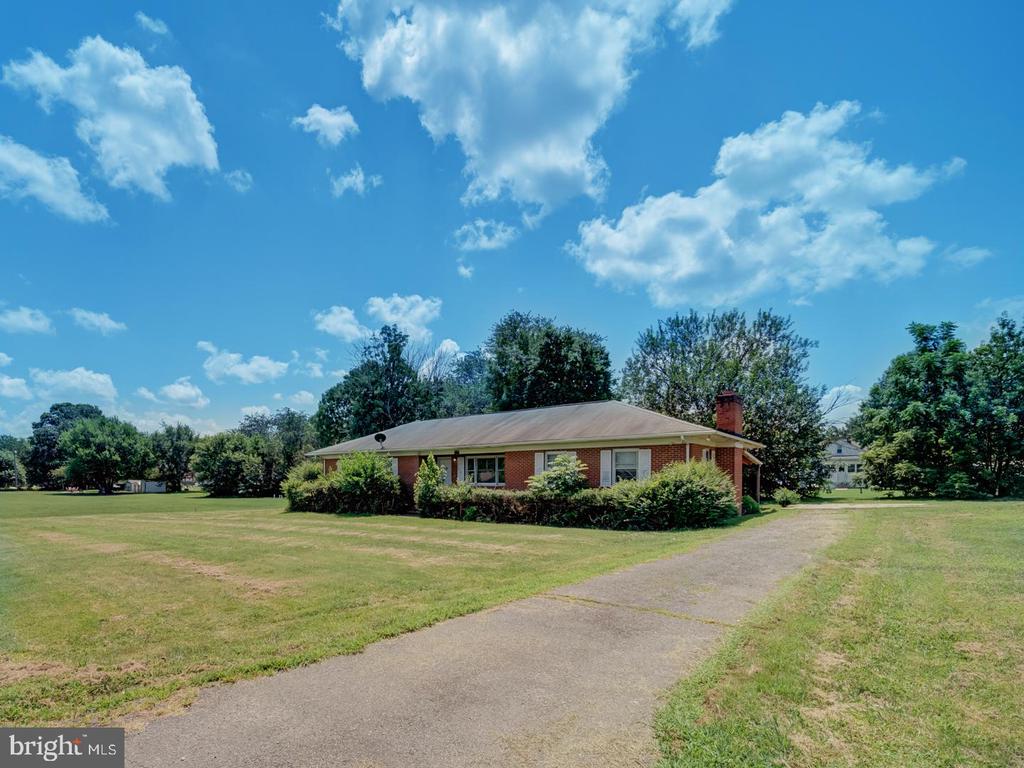 5724 ROSS DR, FREDERICKSBURG, Virginia 22407, 3 Bedrooms Bedrooms, ,1 BathroomBathrooms,Residential,5724 ROSS DR,VASP2035000 MLS # VASP2035000