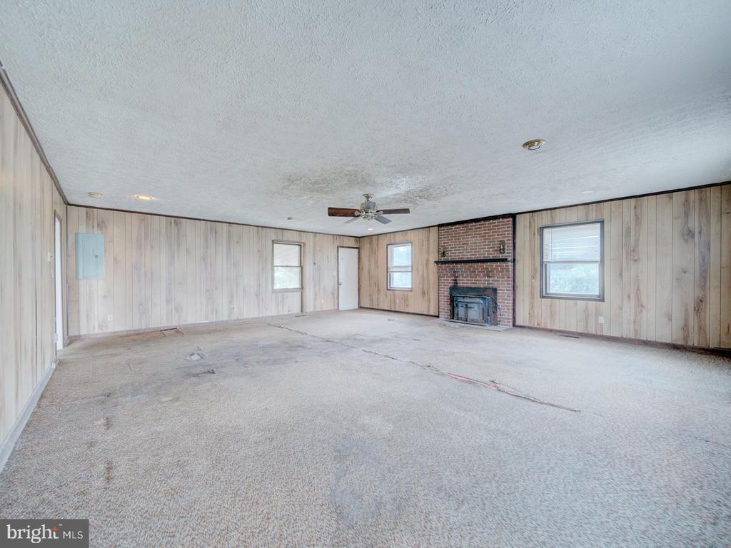 5724 ROSS DR, FREDERICKSBURG, Virginia 22407, 3 Bedrooms Bedrooms, ,1 BathroomBathrooms,Residential,5724 ROSS DR,VASP2035000 MLS # VASP2035000