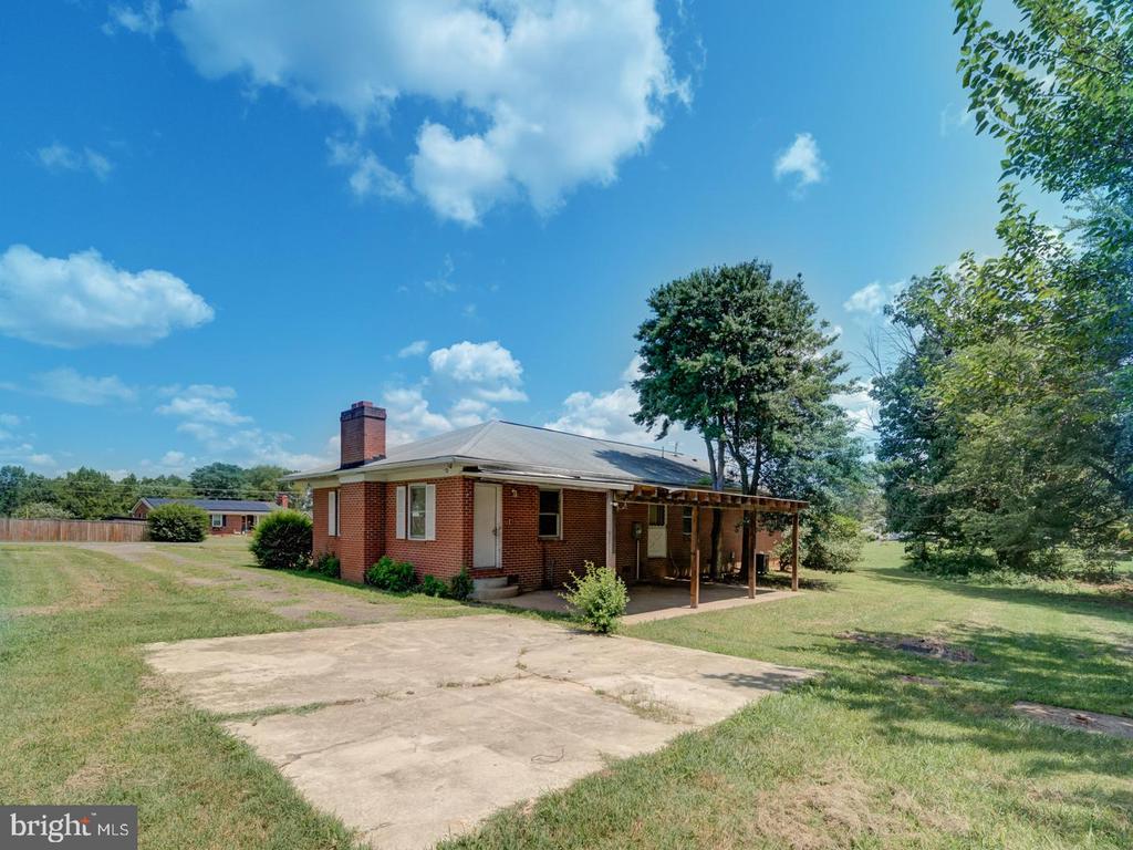5724 ROSS DR, FREDERICKSBURG, Virginia 22407, 3 Bedrooms Bedrooms, ,1 BathroomBathrooms,Residential,5724 ROSS DR,VASP2035000 MLS # VASP2035000