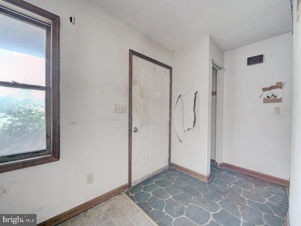 5724 ROSS DR, FREDERICKSBURG, Virginia 22407, 3 Bedrooms Bedrooms, ,1 BathroomBathrooms,Residential,5724 ROSS DR,VASP2035000 MLS # VASP2035000