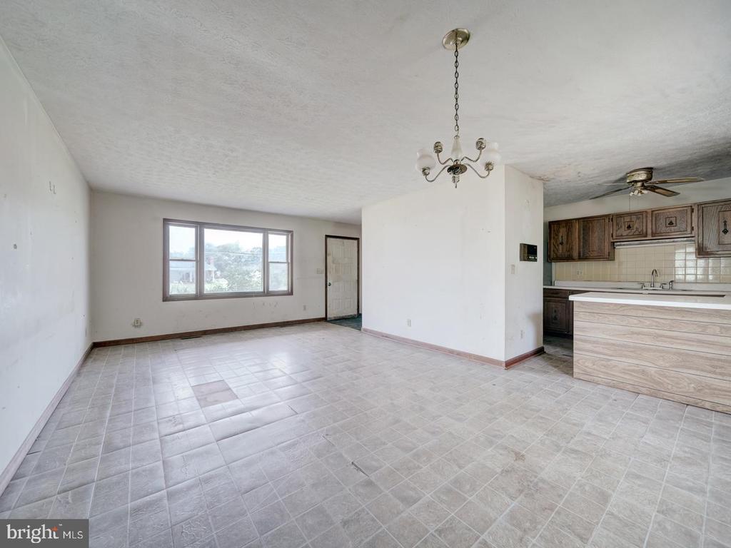 5724 ROSS DR, FREDERICKSBURG, Virginia 22407, 3 Bedrooms Bedrooms, ,1 BathroomBathrooms,Residential,5724 ROSS DR,VASP2035000 MLS # VASP2035000