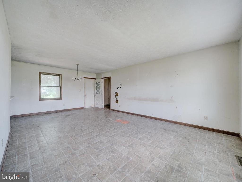 5724 ROSS DR, FREDERICKSBURG, Virginia 22407, 3 Bedrooms Bedrooms, ,1 BathroomBathrooms,Residential,5724 ROSS DR,VASP2035000 MLS # VASP2035000