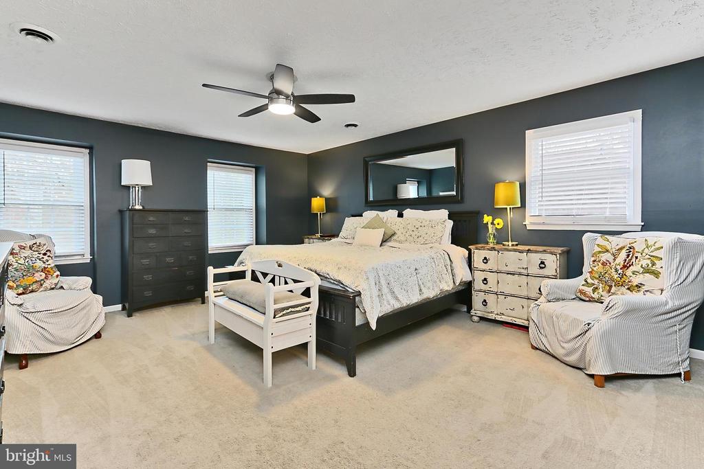 7400 POPLAR POINT LN, WARRENTON, Virginia 20186, 5 Bedrooms Bedrooms, ,4 BathroomsBathrooms,Residential,7400 POPLAR POINT LN,VAFQ2017876 MLS # VAFQ2017876