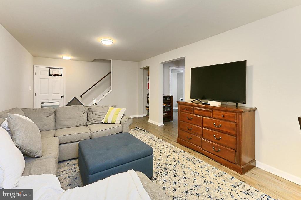 7400 POPLAR POINT LN, WARRENTON, Virginia 20186, 5 Bedrooms Bedrooms, ,4 BathroomsBathrooms,Residential,7400 POPLAR POINT LN,VAFQ2017876 MLS # VAFQ2017876
