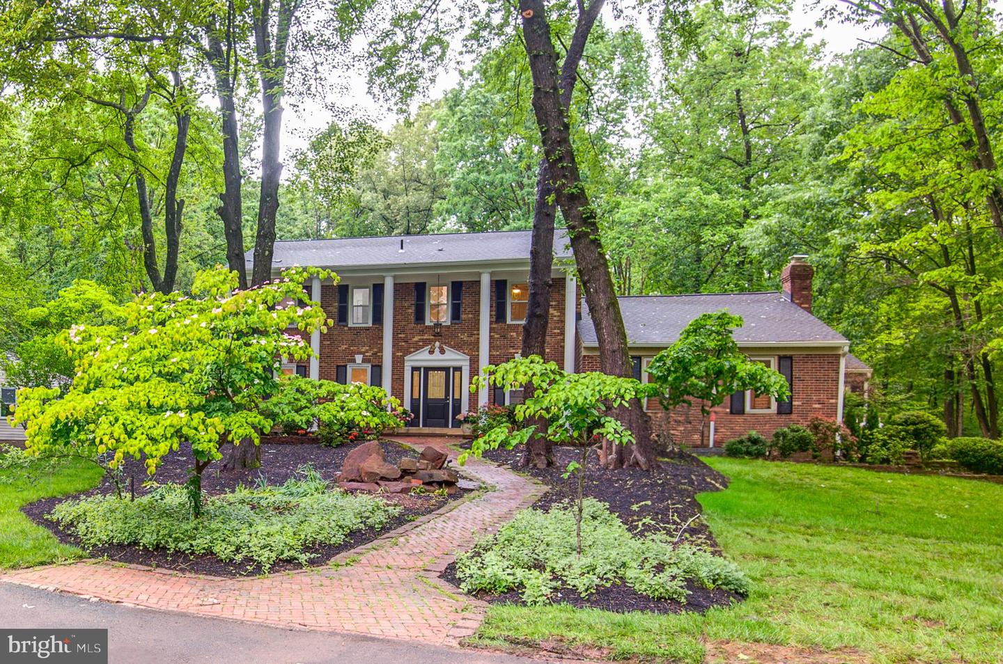 11923 FALLEN HOLLY CT, GREAT FALLS, Virginia 22066, 4 Bedrooms Bedrooms, ,4 BathroomsBathrooms,Residential,For sale,11923 FALLEN HOLLY CT,VAFX2241380 MLS # VAFX2241380