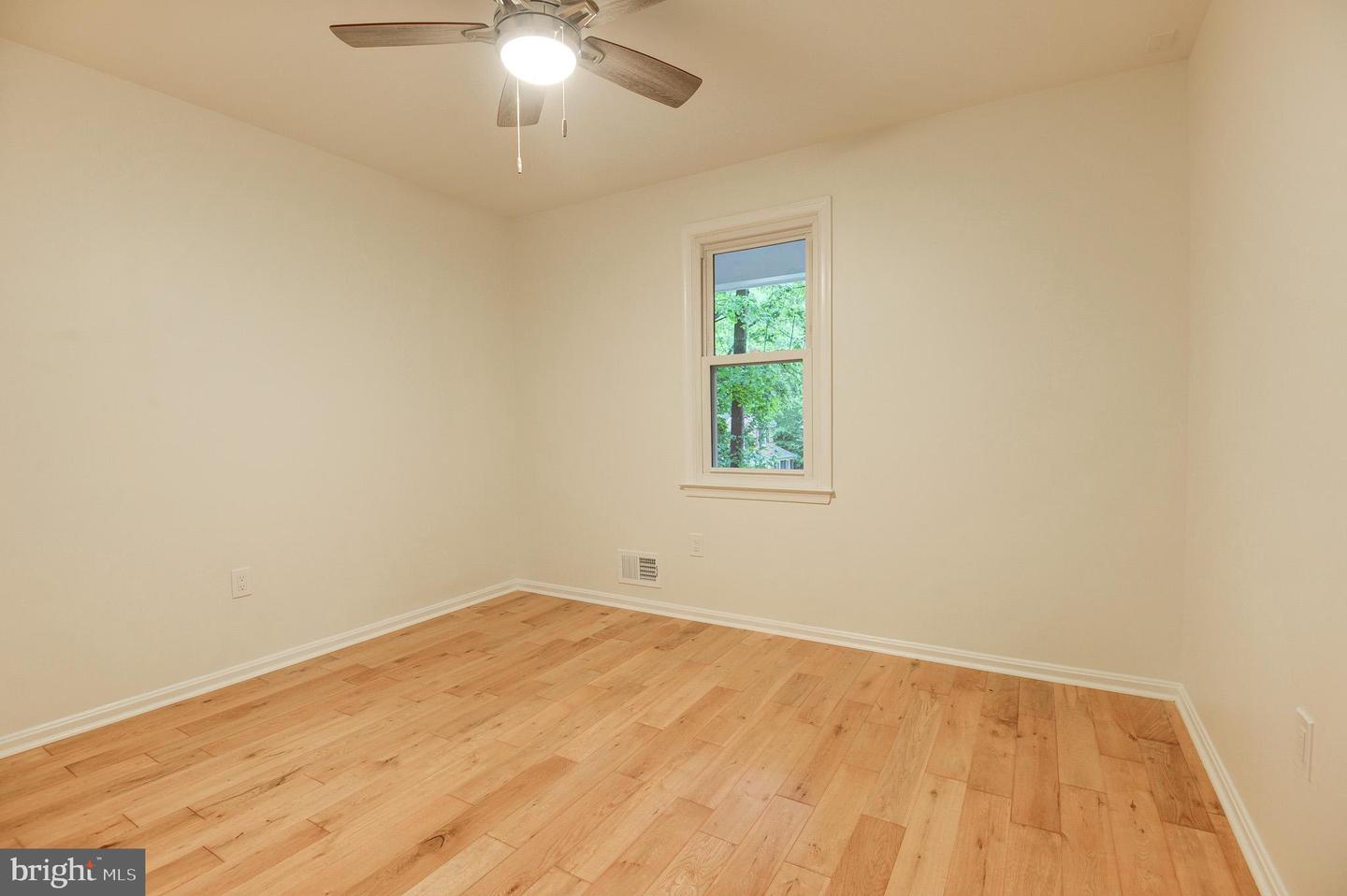 11923 FALLEN HOLLY CT, GREAT FALLS, Virginia 22066, 4 Bedrooms Bedrooms, ,4 BathroomsBathrooms,Residential,For sale,11923 FALLEN HOLLY CT,VAFX2241380 MLS # VAFX2241380