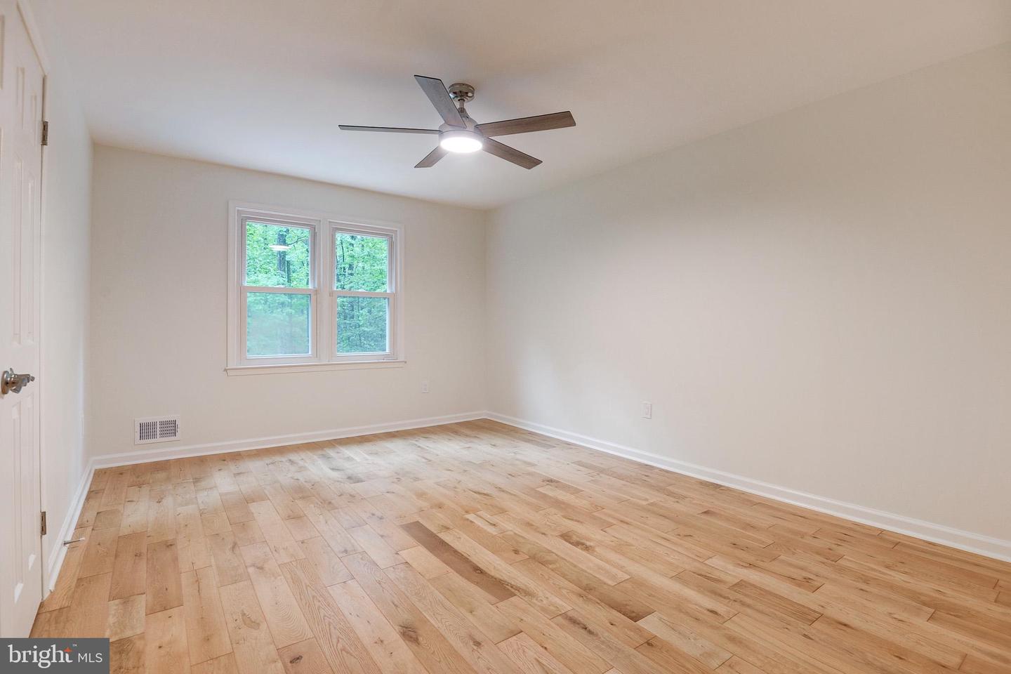 11923 FALLEN HOLLY CT, GREAT FALLS, Virginia 22066, 4 Bedrooms Bedrooms, ,4 BathroomsBathrooms,Residential,For sale,11923 FALLEN HOLLY CT,VAFX2241380 MLS # VAFX2241380