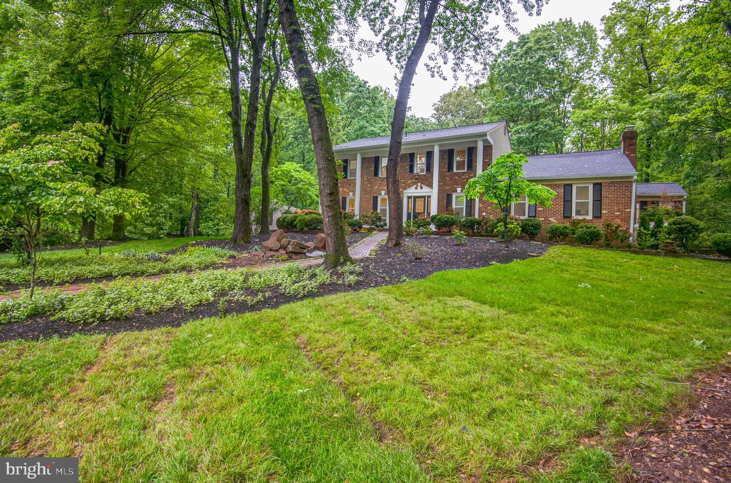 11923 FALLEN HOLLY CT, GREAT FALLS, Virginia 22066, 4 Bedrooms Bedrooms, ,4 BathroomsBathrooms,Residential,For sale,11923 FALLEN HOLLY CT,VAFX2241380 MLS # VAFX2241380