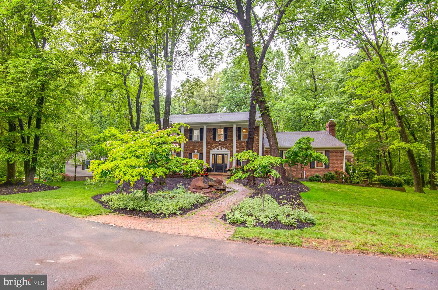 11923 FALLEN HOLLY CT, GREAT FALLS, Virginia 22066, 4 Bedrooms Bedrooms, ,4 BathroomsBathrooms,Residential,For sale,11923 FALLEN HOLLY CT,VAFX2241380 MLS # VAFX2241380