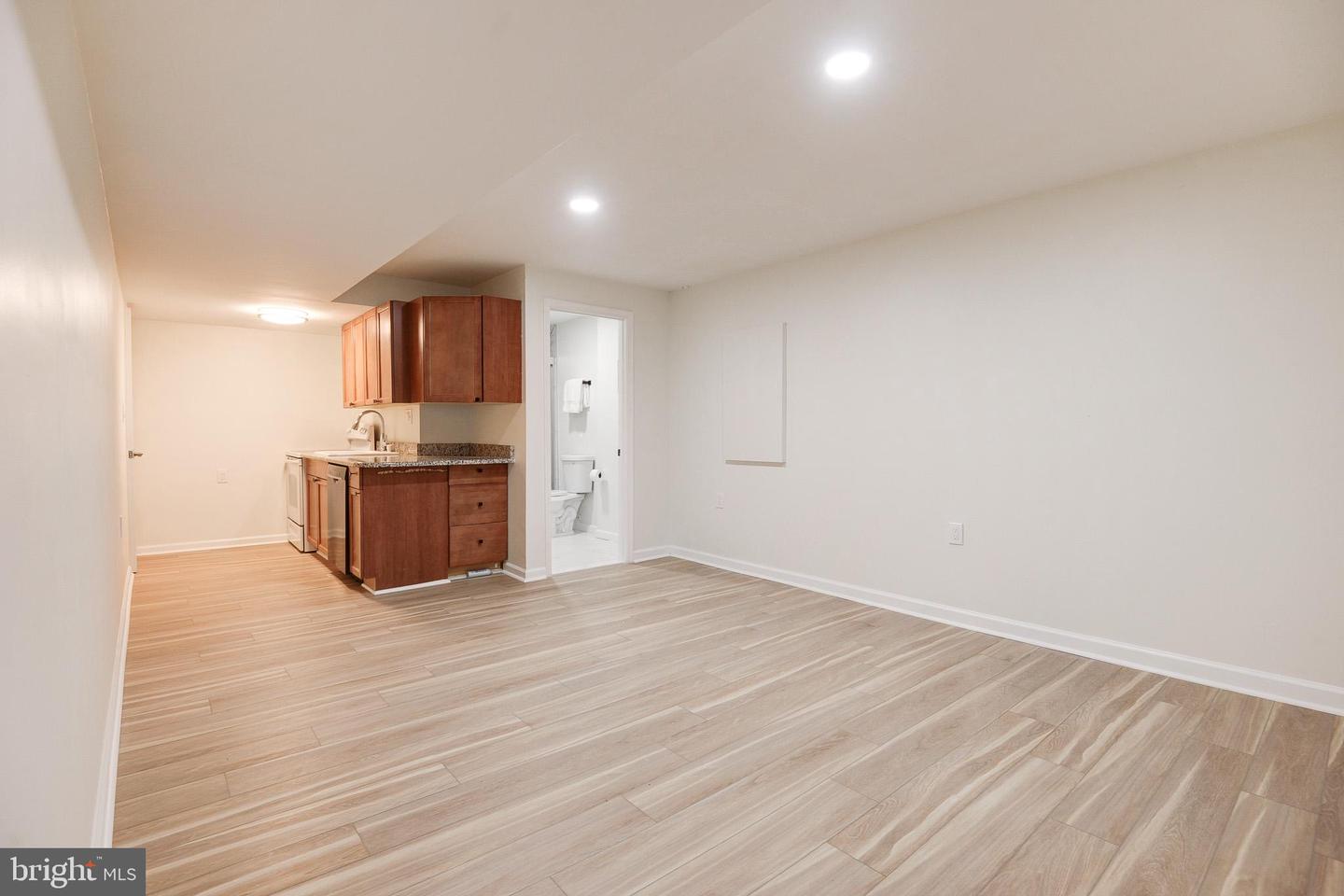 11923 FALLEN HOLLY CT, GREAT FALLS, Virginia 22066, 4 Bedrooms Bedrooms, ,4 BathroomsBathrooms,Residential,For sale,11923 FALLEN HOLLY CT,VAFX2241380 MLS # VAFX2241380