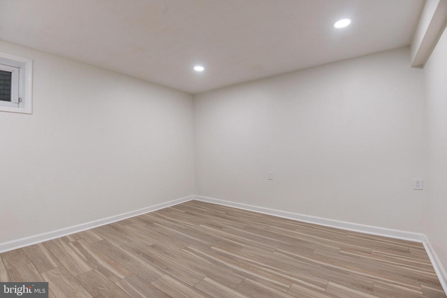 11923 FALLEN HOLLY CT, GREAT FALLS, Virginia 22066, 4 Bedrooms Bedrooms, ,4 BathroomsBathrooms,Residential,For sale,11923 FALLEN HOLLY CT,VAFX2241380 MLS # VAFX2241380