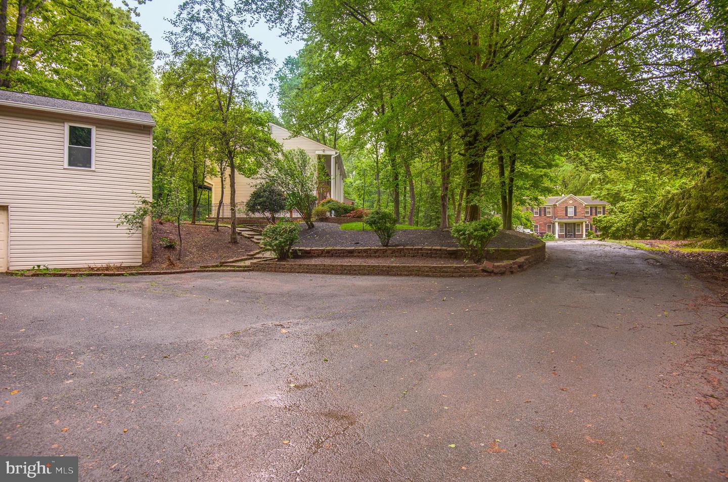 11923 FALLEN HOLLY CT, GREAT FALLS, Virginia 22066, 4 Bedrooms Bedrooms, ,4 BathroomsBathrooms,Residential,For sale,11923 FALLEN HOLLY CT,VAFX2241380 MLS # VAFX2241380