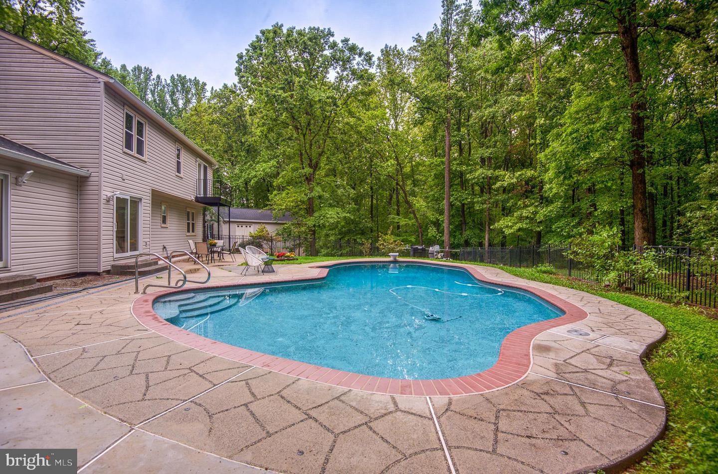 11923 FALLEN HOLLY CT, GREAT FALLS, Virginia 22066, 4 Bedrooms Bedrooms, ,4 BathroomsBathrooms,Residential,For sale,11923 FALLEN HOLLY CT,VAFX2241380 MLS # VAFX2241380