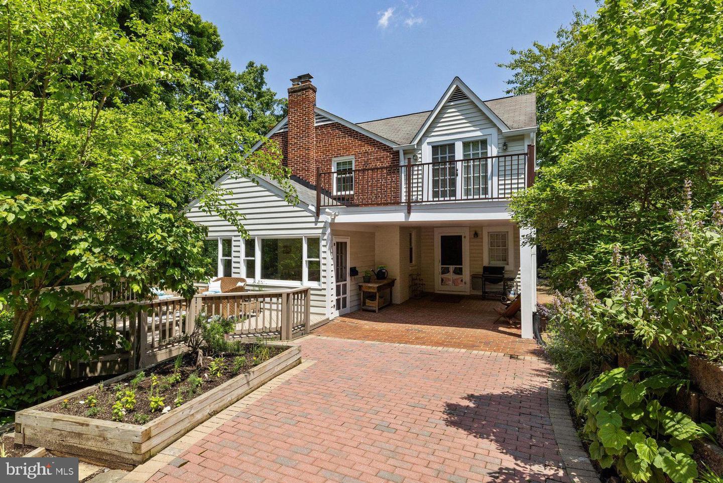 2323 N VERMONT ST, ARLINGTON, Virginia 22207, 4 Bedrooms Bedrooms, ,3 BathroomsBathrooms,Residential,For sale,2323 N VERMONT ST,VAAR2057876 MLS # VAAR2057876