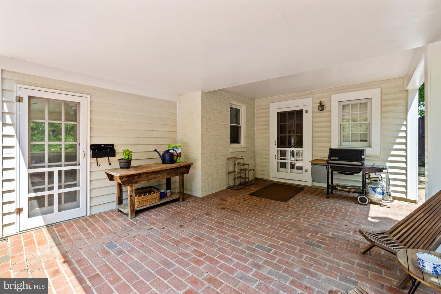2323 N VERMONT ST, ARLINGTON, Virginia 22207, 4 Bedrooms Bedrooms, ,3 BathroomsBathrooms,Residential,For sale,2323 N VERMONT ST,VAAR2057876 MLS # VAAR2057876